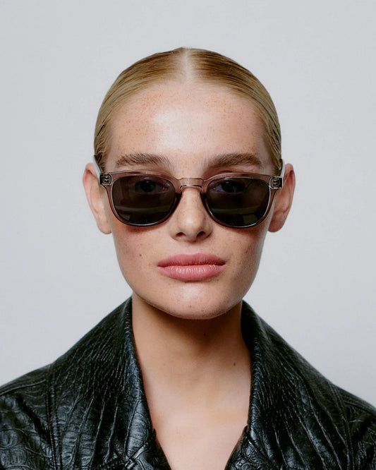 Bate Sunglasses - Grey / Transparent