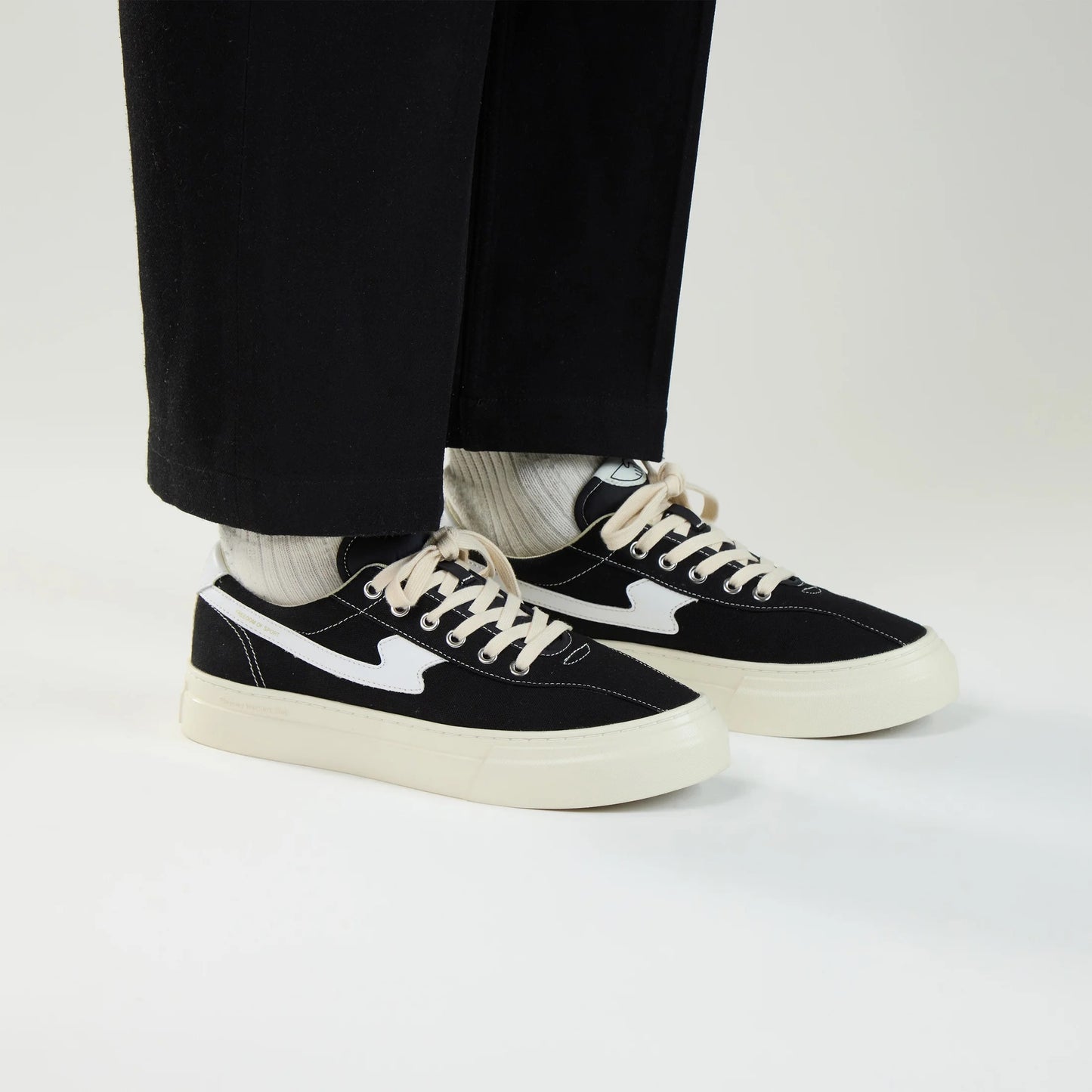 Dellow S-Strike Cup Canvas - Black / White
