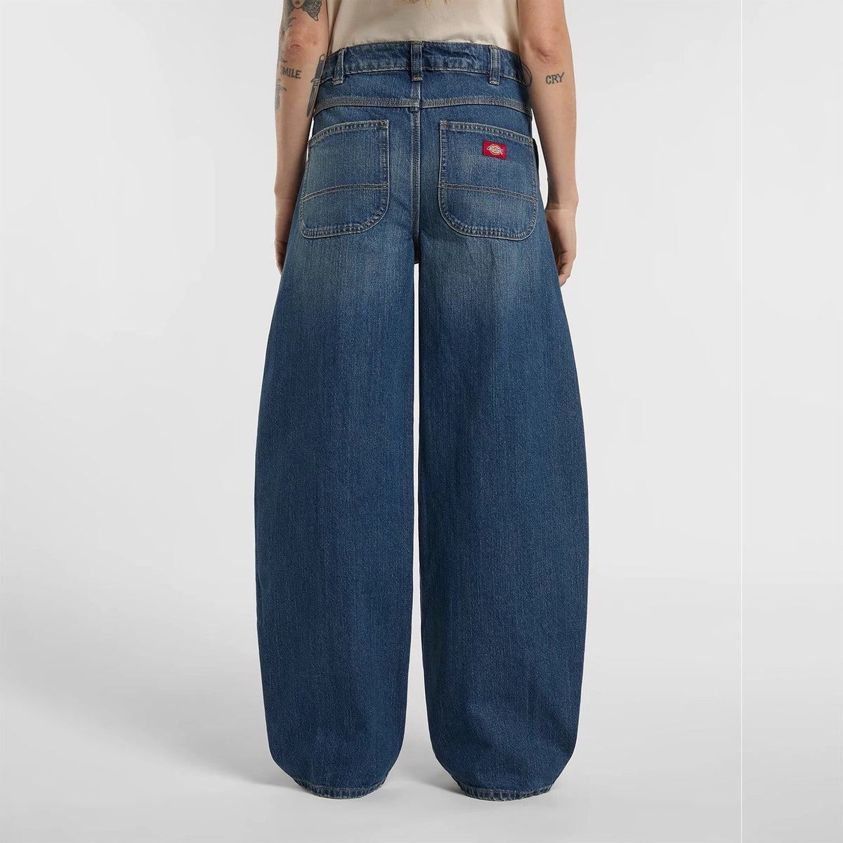 Women's Maricopa Low Waist Barrel Jeans - Mid Blue Fade Wash