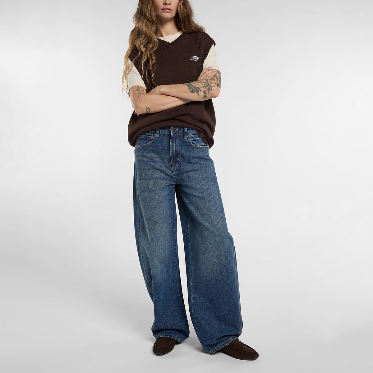Women's Maricopa Low Waist Barrel Jeans - Mid Blue Fade Wash