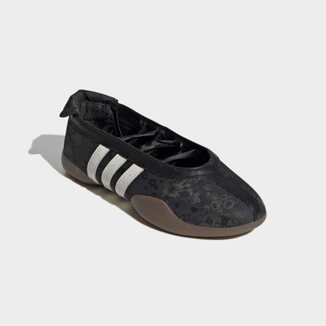 Adidas X Liberty London Taekwondo Mei - Core Black / Off White / Gum
