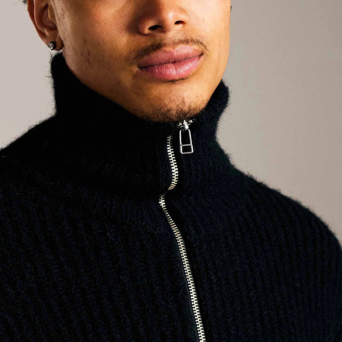 Knitted Full Zip - Black
