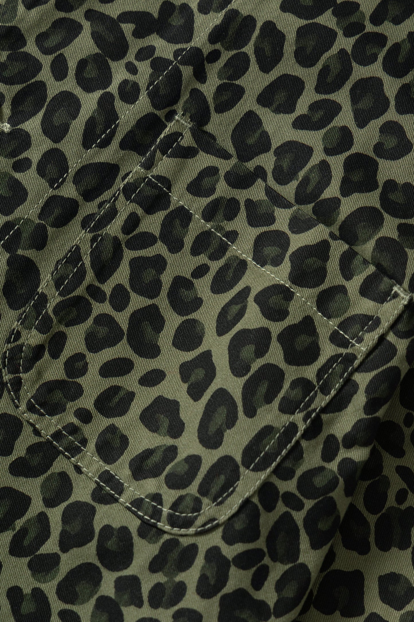 Patterned Easy Chef Shirt - Green Leopard