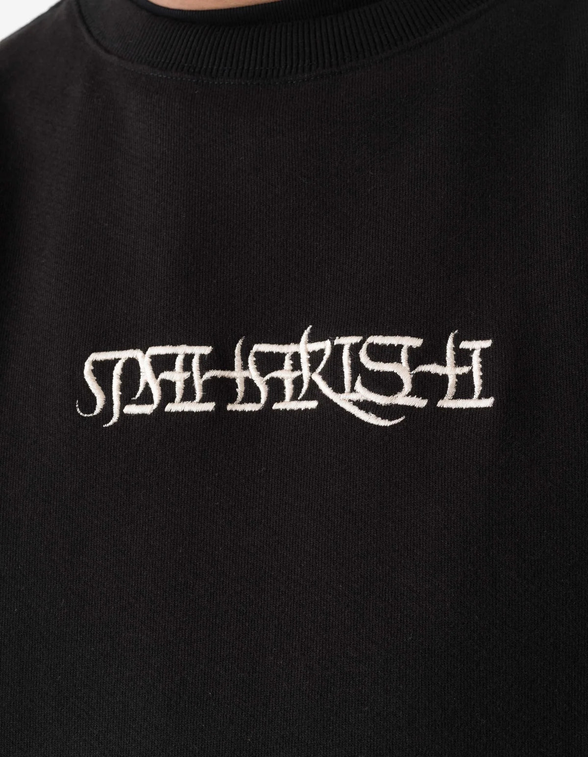 7549 Maha Script Crew Sweat - Black
