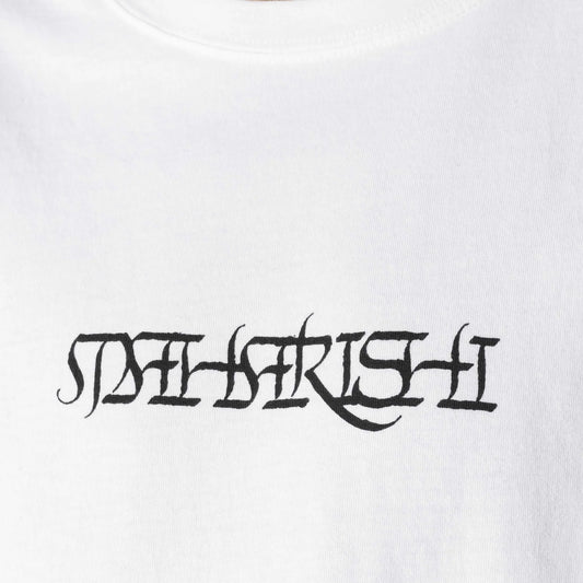 7551 Maha Script T-Shirt - Whte