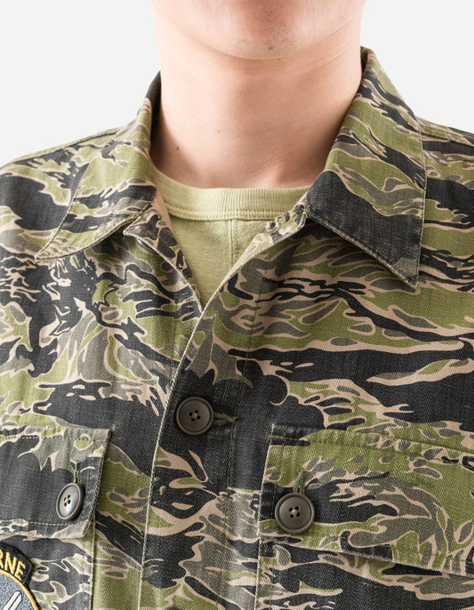 7247 Green Berets Advisors Shirt - John Wayne