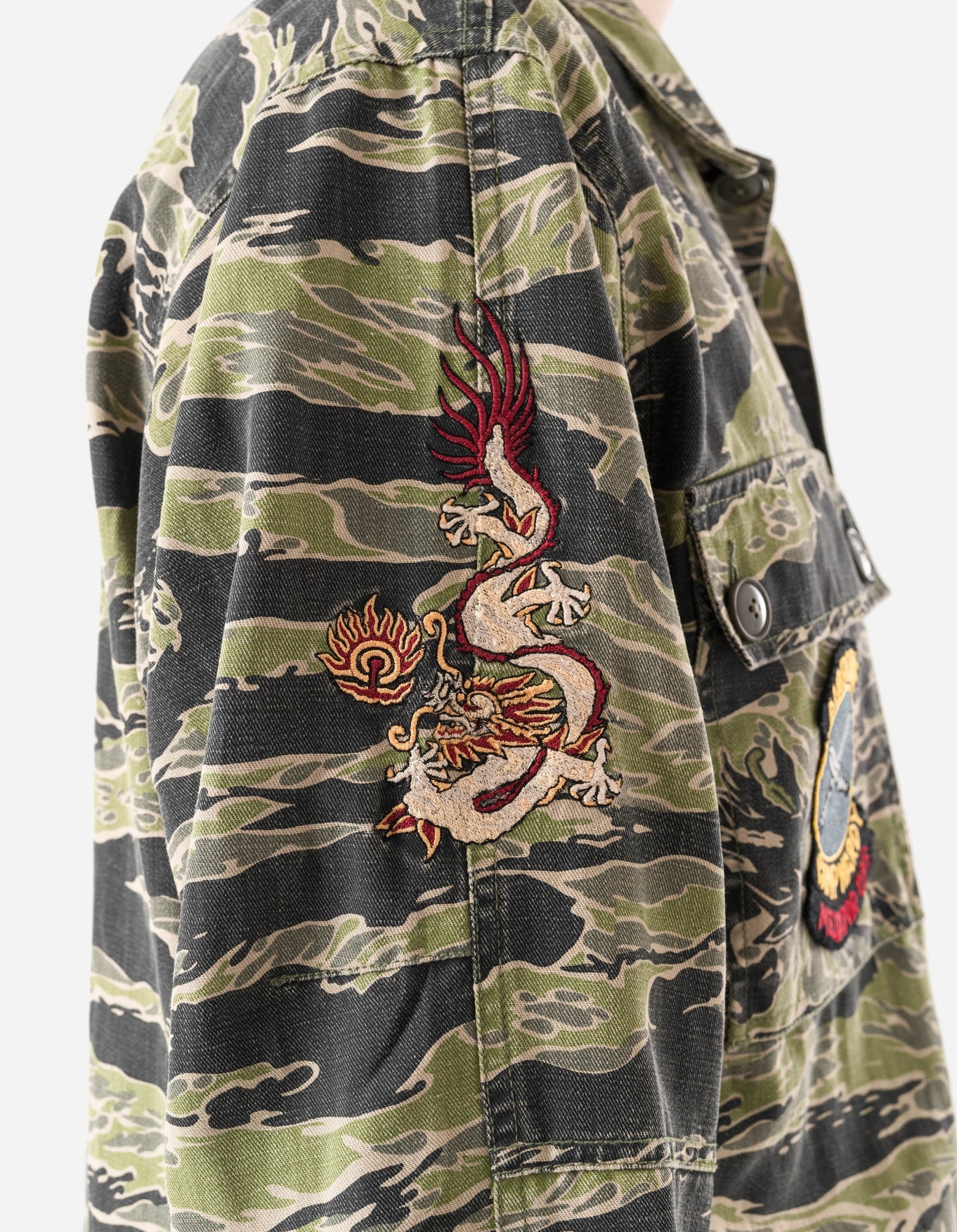 7247 Green Berets Advisors Shirt - John Wayne